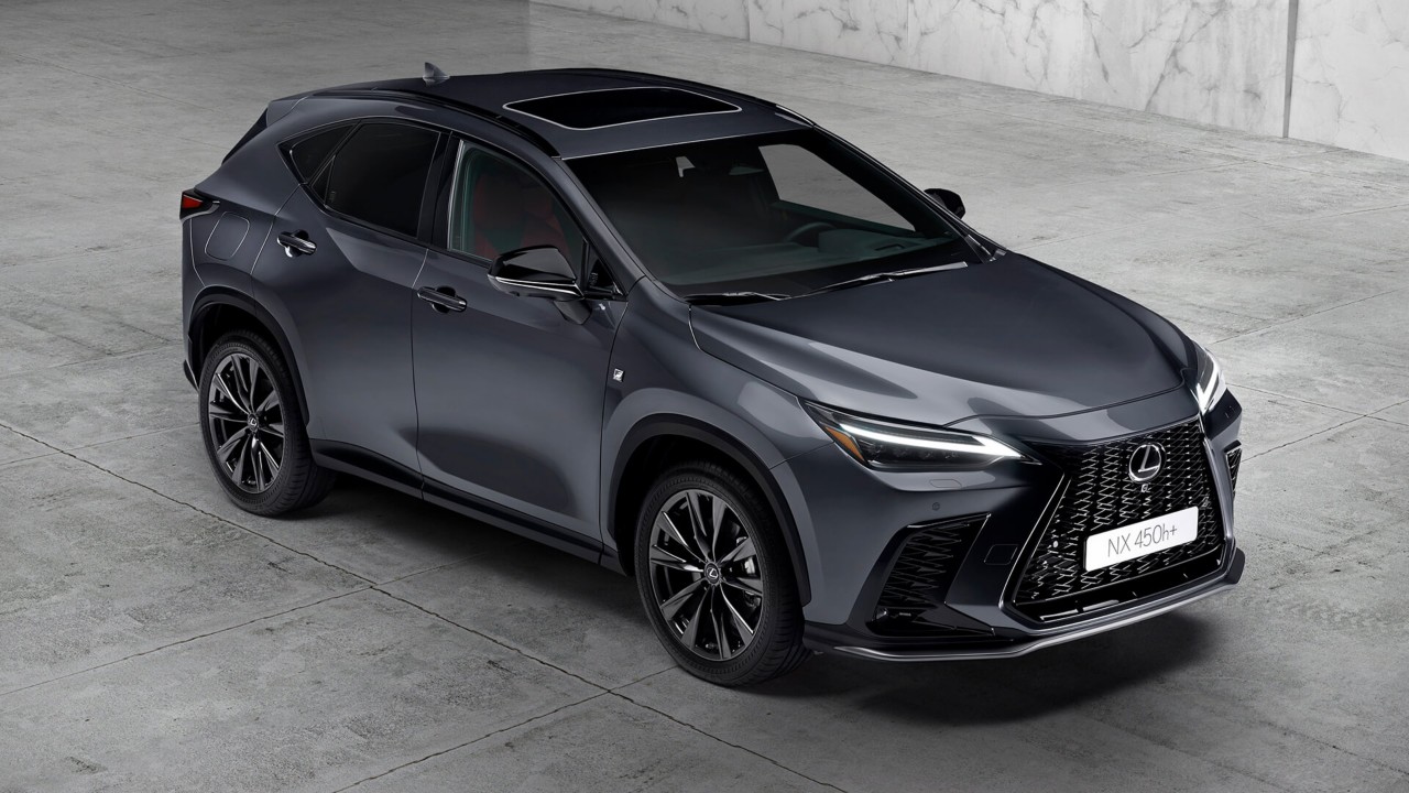 Lexus NX 450+ bonnet and grille 