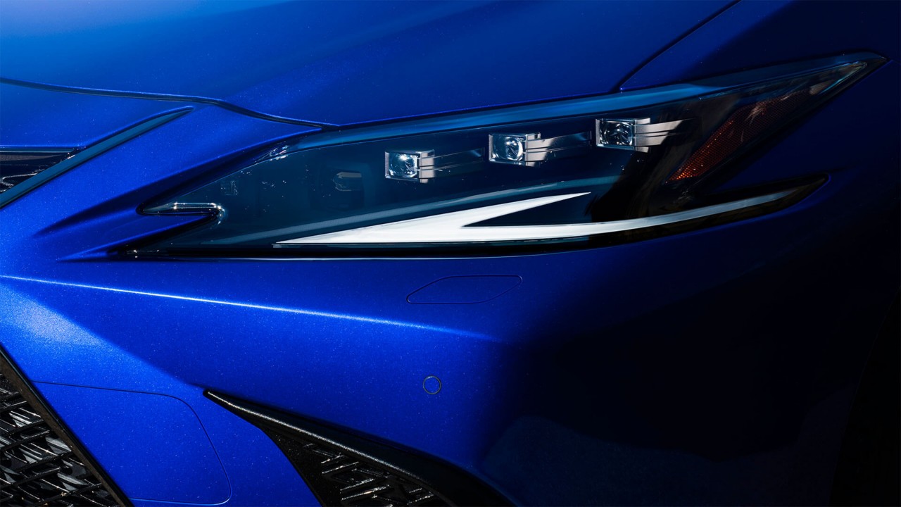 Lexus_ES_FSPORT_Low_1920x1080_22