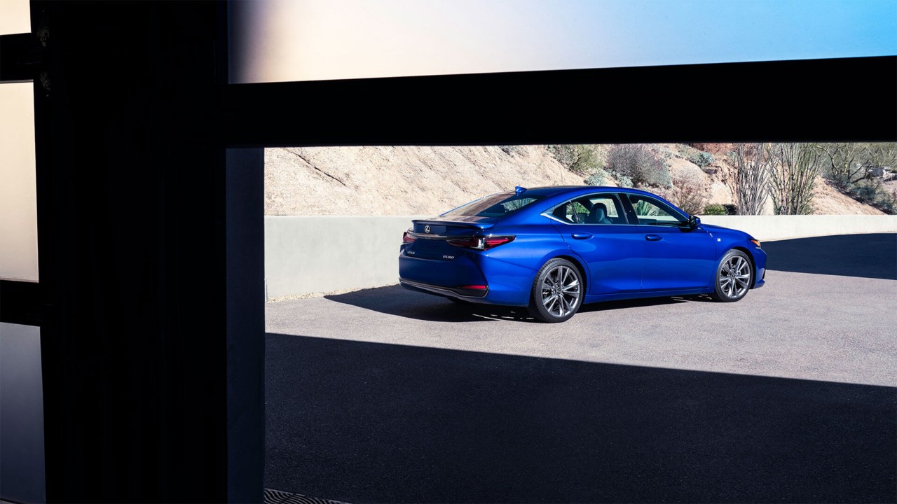 Lexus_ES_FSPORT_Low_1920x1080_24