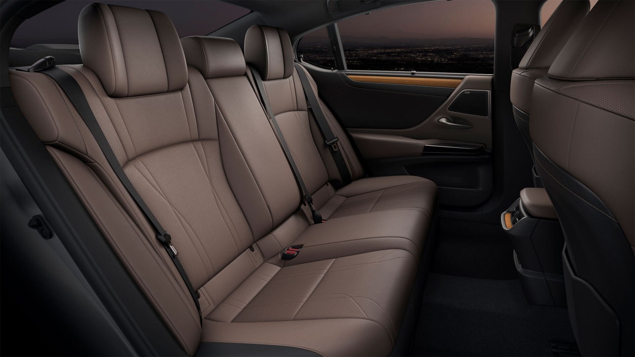 Lexus_ES_Ultra-Luxury_Low_1920x1080_32